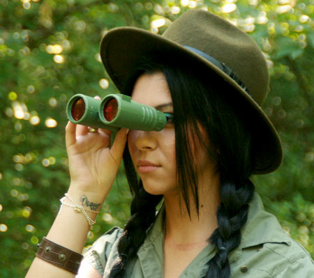 safari-girl-with-binoculars-facing-left-450px.jpg