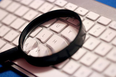 magnifying-glass-atop-keyboard-400x266.jpg